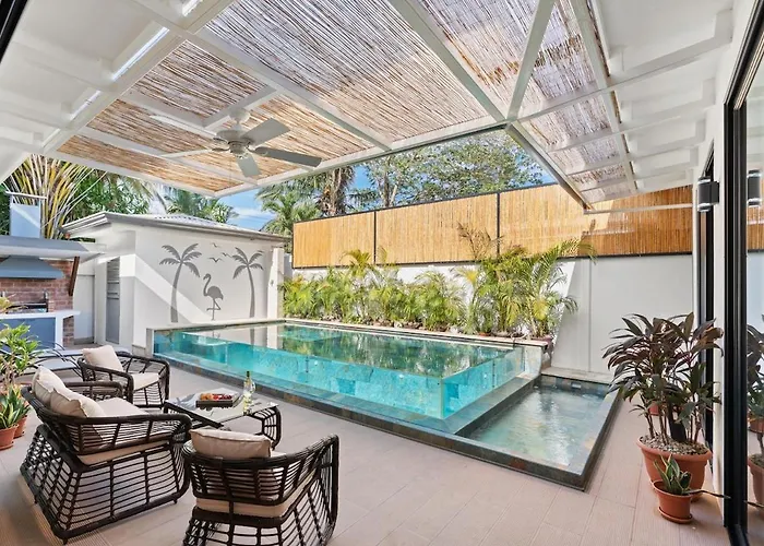 Swim-through Glass Pool Villa, 5min Villa