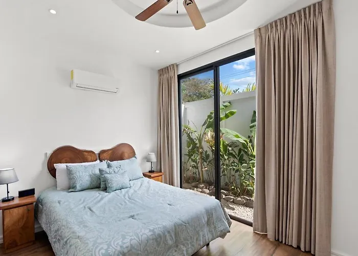 Swim-through Glass Pool Villa, 5min * Playa Flamingo